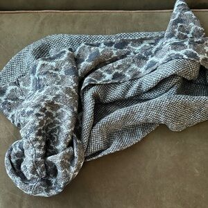 Tahari blue Gray Leopard Print Scarf.